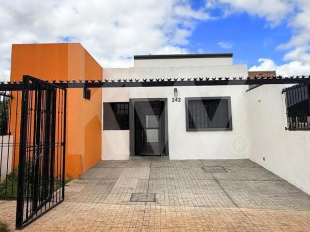 Casa en venta en el Fraccionamiento San Francisco en Tepatitlán