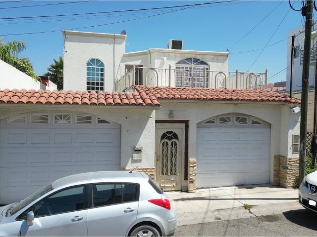 Casa en venta en El Lago, Tijuana, Baja California