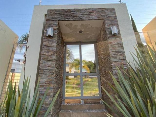 casa en VENTA en el PALOMAR