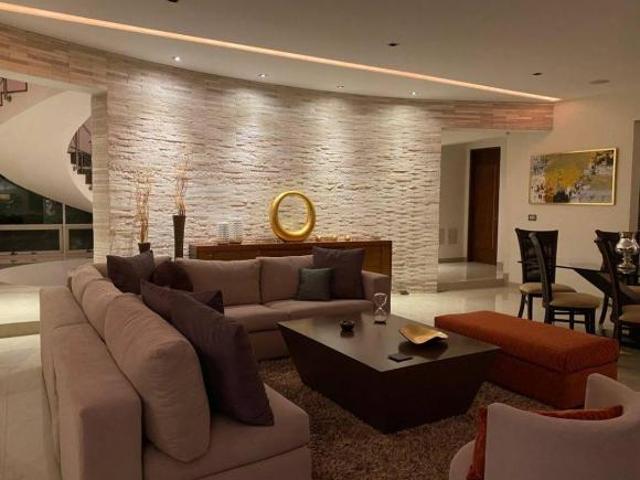 Casa en Venta en el palomar, Residencia en Venta en el Palomar Sección Bosques, Tlajomulco