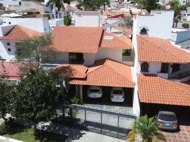 Casa en venta en El Palomar – Zona exclusiva y residencial