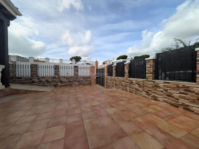 Casa en venta en El Portil. Exclusivo chalet independiente en El Portil a solo 5 minutos andando de la playa. Casas El.