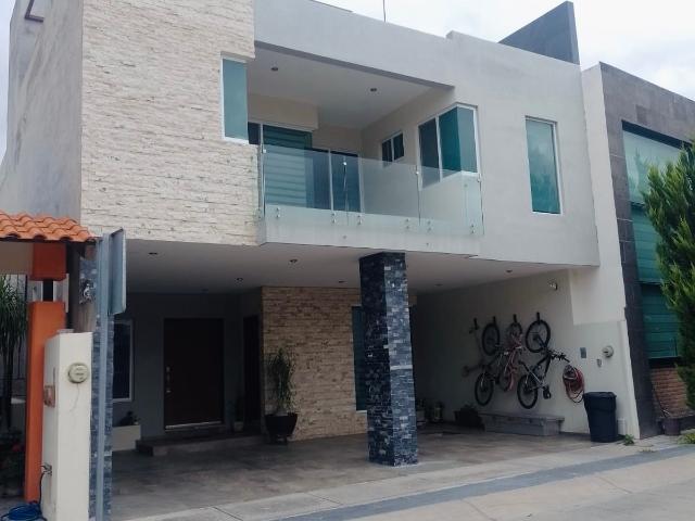 CASA EN VENTA EN EL SUR