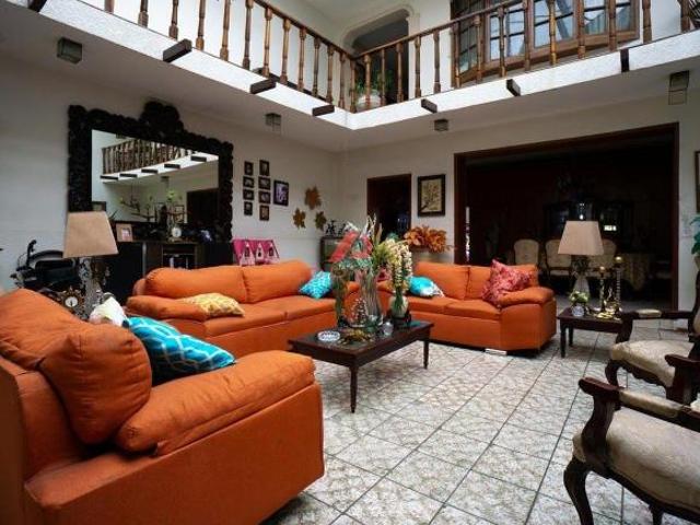 Casa en Venta en El Salto Centro a media cuadra de la Plaza Principal