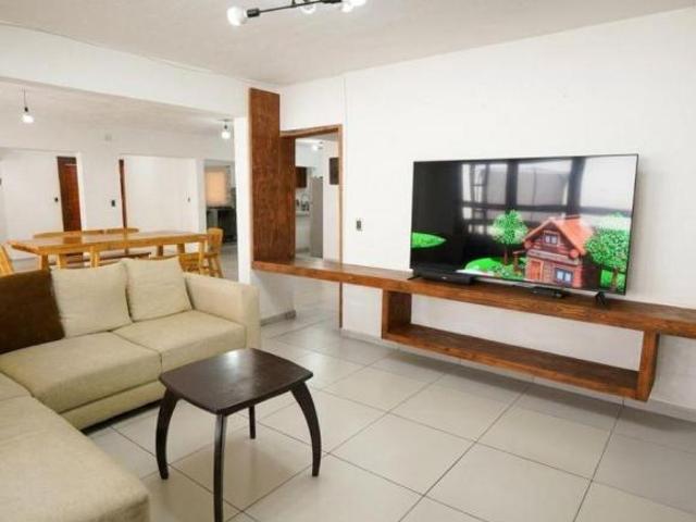 Casa en venta en El Salto, Jalisco | 4 recámaras, jardín de 120 m²