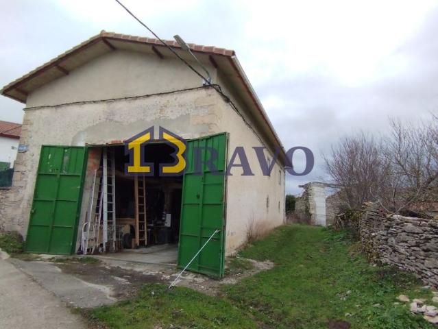 CASA EN VENTA EN EL VALLE DE LOSA