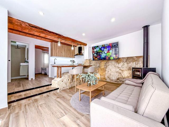 Casa en venta en Elche de la Sierra. VIVIENDA K165CARACTERIacuteSTICAS PRINCIPALESSuperficie construida 85 msup2Dormitorios 2Bantildeos 2Vivienda integrada en la monta. Casas Elche de la.