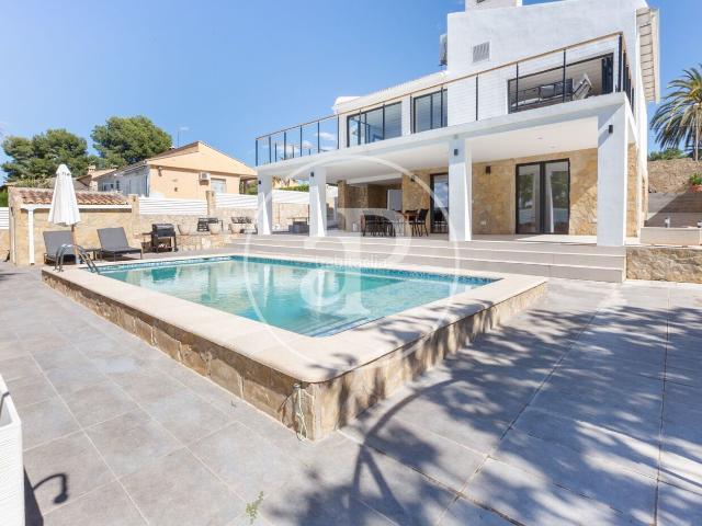 Casa en venta en Eliana l´, Entrepinos. Chalet independiente en venta en la Eliana. Casas Eliana.