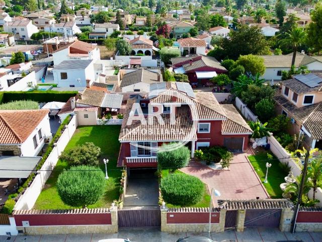 Casa en venta en Eliana l´, Pueblo. VENTA DE PROPIEDAD INDEPENDIENTE EN ZONA EL CARMEN, LA ELIANA. Casas Eliana.