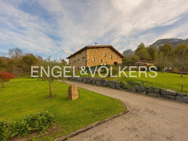 Casa en venta en Elorrio. Espectacular caserío en Elorrio. Casas.