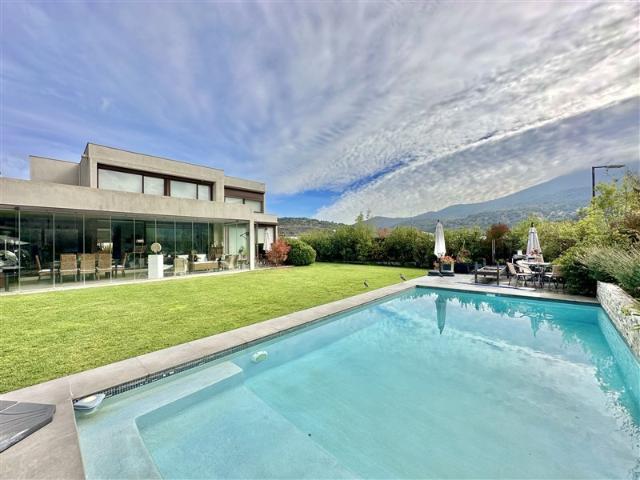 Casa en Venta en En Condominio: Los Bravos / Craighouse