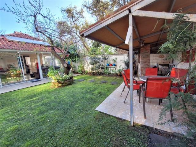 Casa en Venta en Entre Irarrázaval y Av. Américo Vespucio