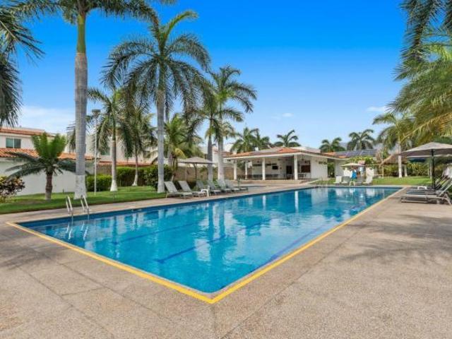 Casa en Venta en Entre Ríos, Fluvial Vallarta | 204 m², 3 recámaras