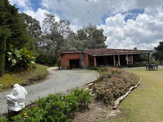Casa En Venta En Envigado En Alto Palmas V306251