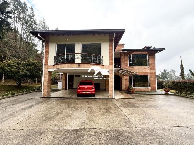 Casa En Venta En Envigado En Loma Del Escobero V371891