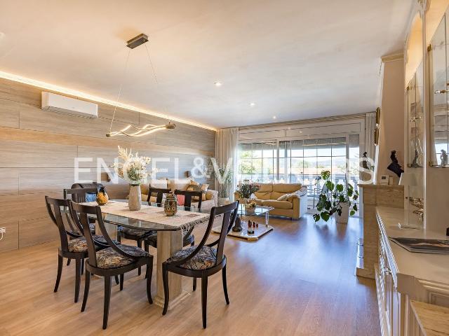 Casa en venta en Esparreguera, Can Rial. Casa con jardín, piscina y vistas a la montaña en Can Rial. Casas.