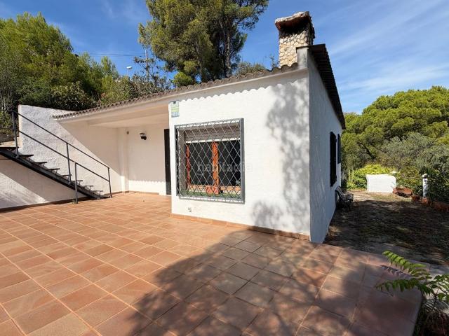 Casa en venta en Esparreguera, Can Vinyals. DOS CASAS INDEPENDIENTES EN APROXIMADAMENTE 2.000 M² DE TERRENO EN CAN VINYALS. Casas.