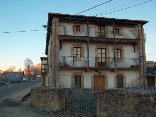 Casa en venta en Espinosa de los Monteros. CASA A LA VENTA, IDEAL PARA NEGOCIO RURAL EN ESPINOSA DE LOS MONTEROS CON TERRENO. Casas Espinosa de los.