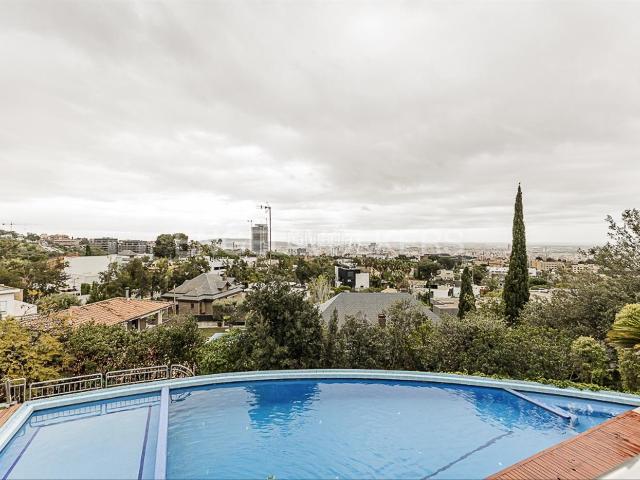 Casa en venta en Esplugues de Llobregat, Ciutat Diagonal. Casa de lujo con vistas en Ciudad Diagonal. Casas Esplugues de.
