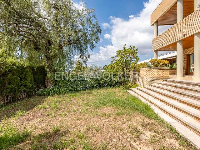 Casa en venta en Esplugues de Llobregat, Ciutat Diagonal. Luminosa casa unifamiliar en Ciudad Diagonal. Casas Esplugues de.