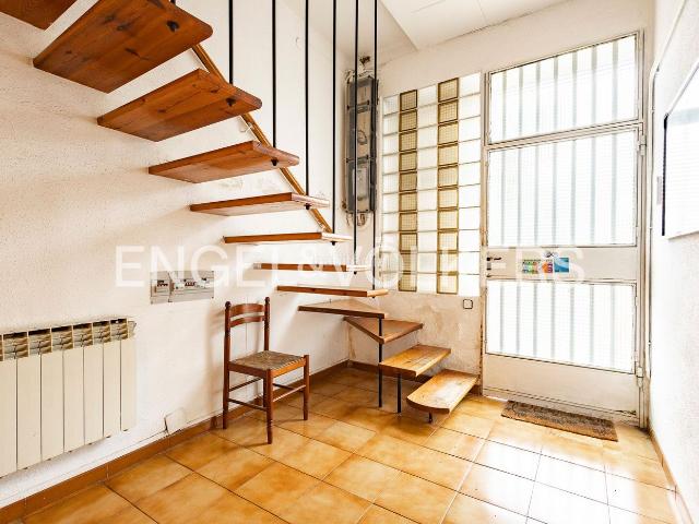 Casa adosada en venta en Esplugues de Llobregat, Finestrelles. Casa a reformar en Finestrelles. Casas adosadas Esplugues de.