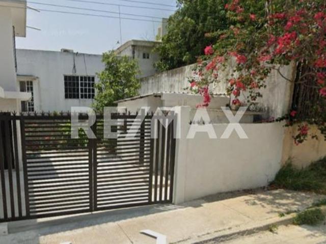 Casa en venta en esquina