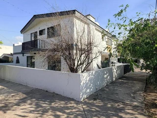 CASA EN VENTA EN ESQUINA, COLOMOS PROVIDENCIA