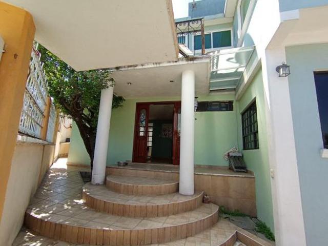 CASA EN VENTA EN ESQUINA CON DOBLE ENTRADA BOSQUES DEL LAGO CUAUTITLAN IZCALLI ESTADO DE MEXICO