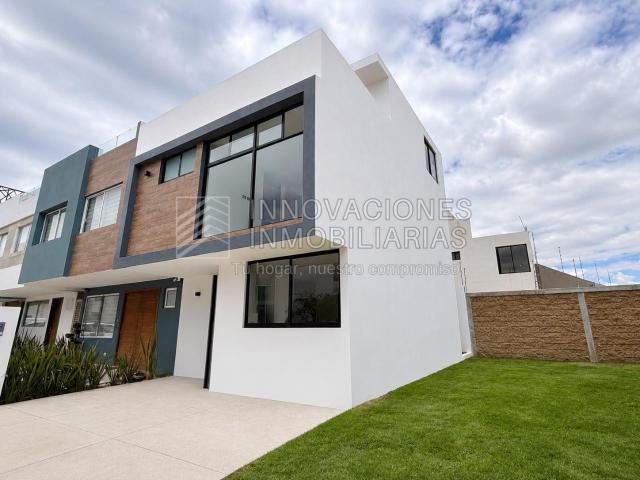 Casa en Venta en Esquina con Jard?n y Terraza | Cuautlancingo