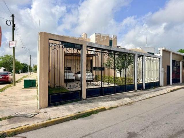 CASA EN VENTA EN ESQUINA, DZITYÁ, CON 532m2 DE TERRENO Y 3 HABITACIONES