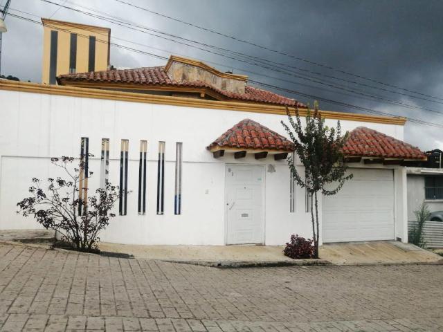 Casa en VENTA en esquina en Lomas de Huitepec, San Crist?bal de Las Casas