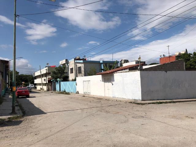 Casa en venta en esquina en la Col. Caminera con 415 m2 de terreno