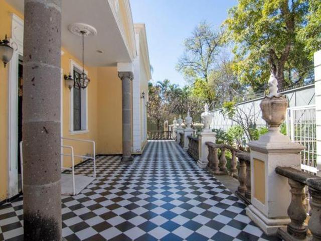 Casa en Venta en esquina en la Colonia Americana, Guadalajara