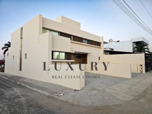 Casa en Venta en Esquina en Zona Norte de Villa de Álvarez