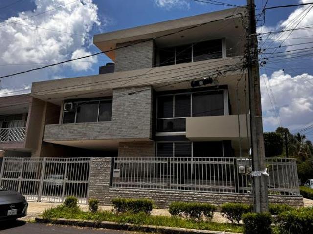 Casa en Venta en Esquina ideal para oficina en Col. El Rosario, Guadalajara, Jalisco, México