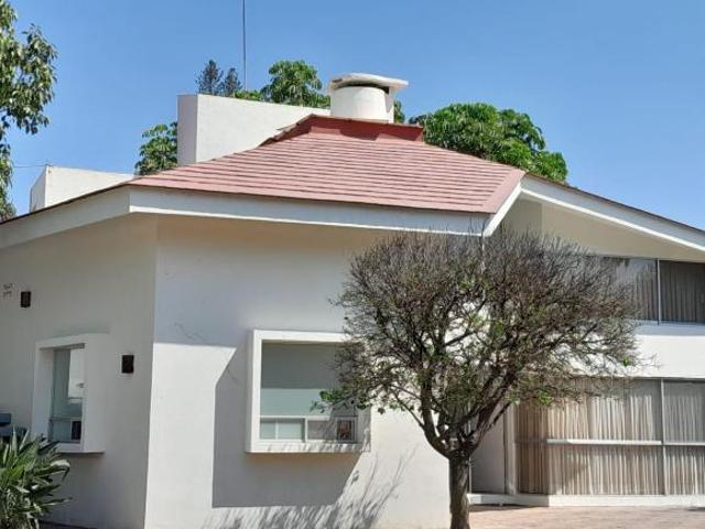 Casa en venta en esquina. Reforma, Cuernavaca