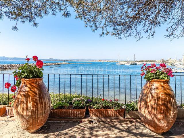 Casa en venta en Estartit, L´Estartit Poble Costa Brava. Casa con increíbles vistas al mar en venta junto a la playa en lEstartit. Casas.