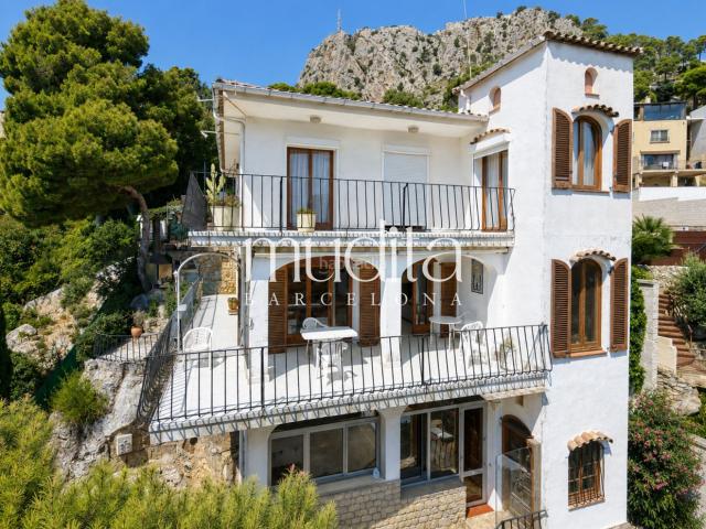 Casa en venta en Estartit, L´Estartit Poble Costa Brava. CASA MEDITERRÀNIA UN MIRADOR HABITADO SOBRE LES ILLES MEDES. Casas.