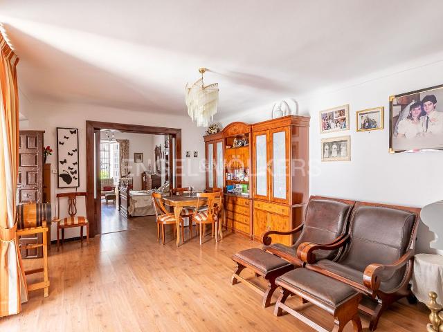 Casa en venta en Estepa. Casa nobiliaria en el bello pueblo de Estepa, Sevilla, con DOS fincas registradas. Casas.