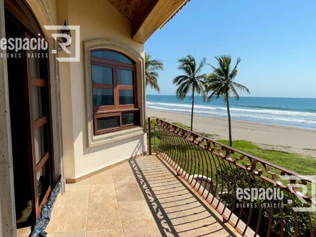 CASA EN VENTA EN ESTRELLA DE MAR MAZATLAN A PIE DE PLAYA ENSEGUIDA DE CAMPO DE GOLF
