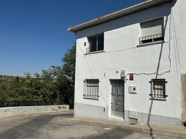 Casa en venta en Estremera. CHalet individual de venta en Estremera. Casas.