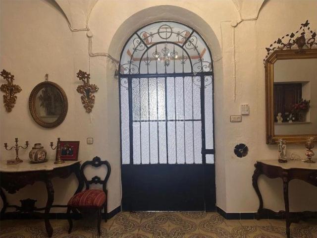 Casa en venta en Fuente de Cantos. Casa señorial de 6 dormitorios con patio y garaje en Fuente de Cantos. Casas Fuente de.
