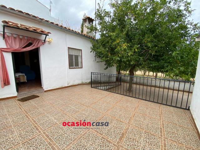 Casa en venta en Fuente Obejuna. CASA REFORMADA CON GRAN PATIO Y COCHERA. Casas Fuente.