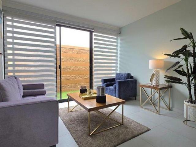 Casa en venta en Fuentes de Balvanera, atrás de Sonterra