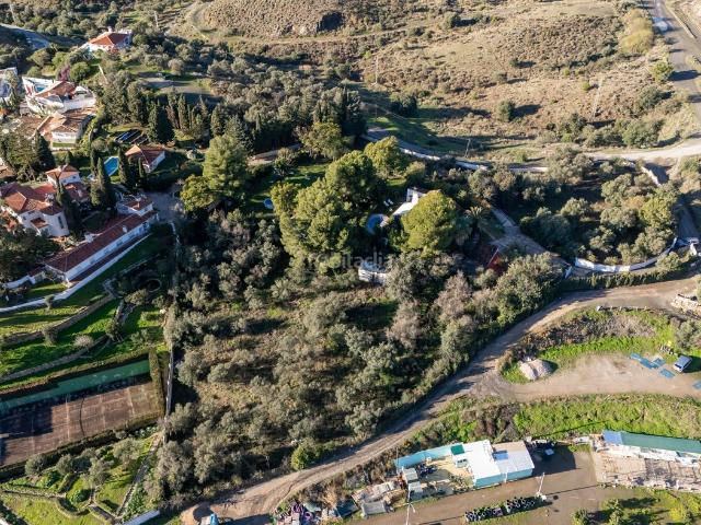 Casa en venta en Fuengirola, Torreblanca del Sol. Gran Parcela con Potencial de Desarrollo en Torreblanca 10.231 m. Casas.
