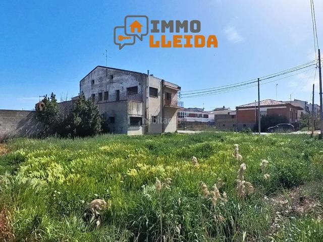 Casa en venta en Fuliola La. OPORTUNIDAD Casa con mucho terreno y varios garajes. Casas Fuliola.