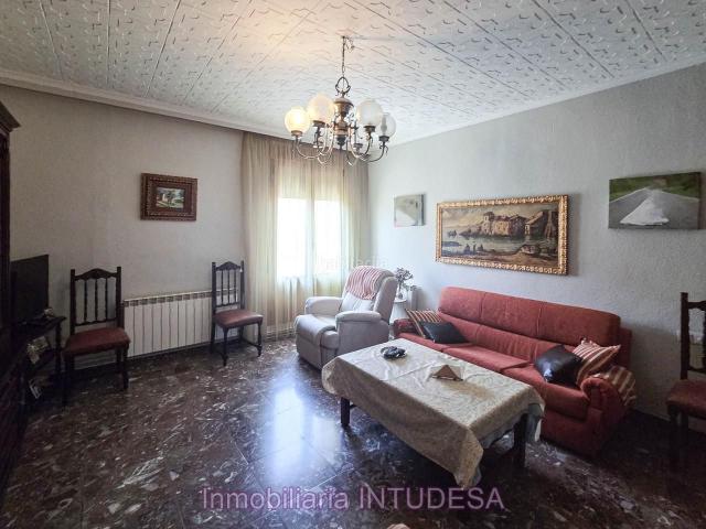 Casa en venta en Fustiñana. EN VENTA CASA DE CUATRO DORMITORIOS Y DOS BAÑOS EN FUSTIÑANA. Casas.