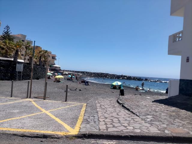 Casa en venta en Fasnia. Junto al mar, Las Eras, a 40 metros de una fenomenal playa con rompeolas para la delicia de familias, chiringuito, restaurantes. Casas.