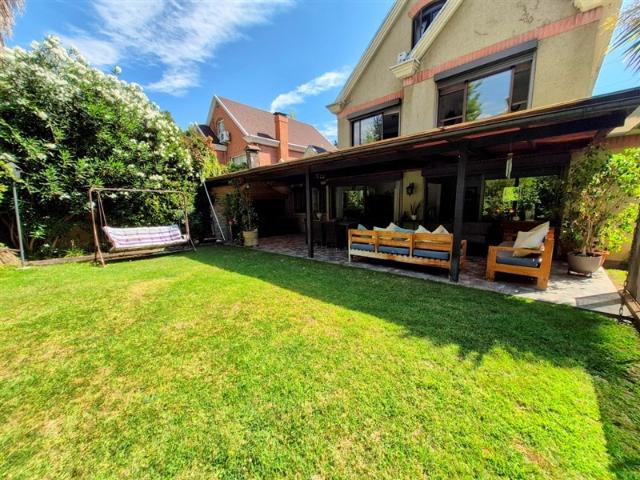 Casa en Venta en Fco. Bulnes Correa con el Corralero