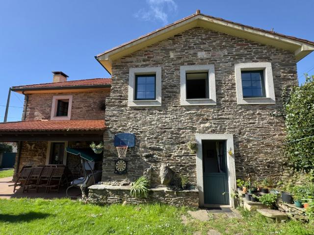 Casa en venta en Fene. Casas.